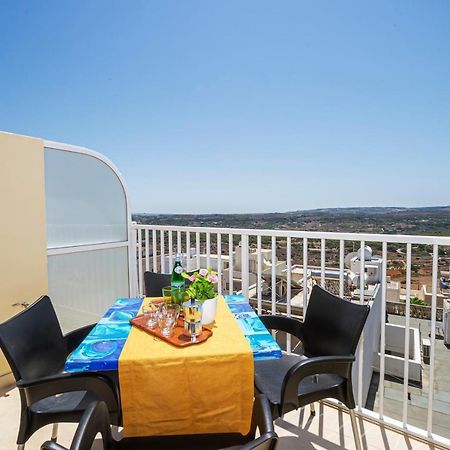 Summer Breeze Apartment With Panoramic Terrace - By Getawaysmalta Mellieħa Esterno foto