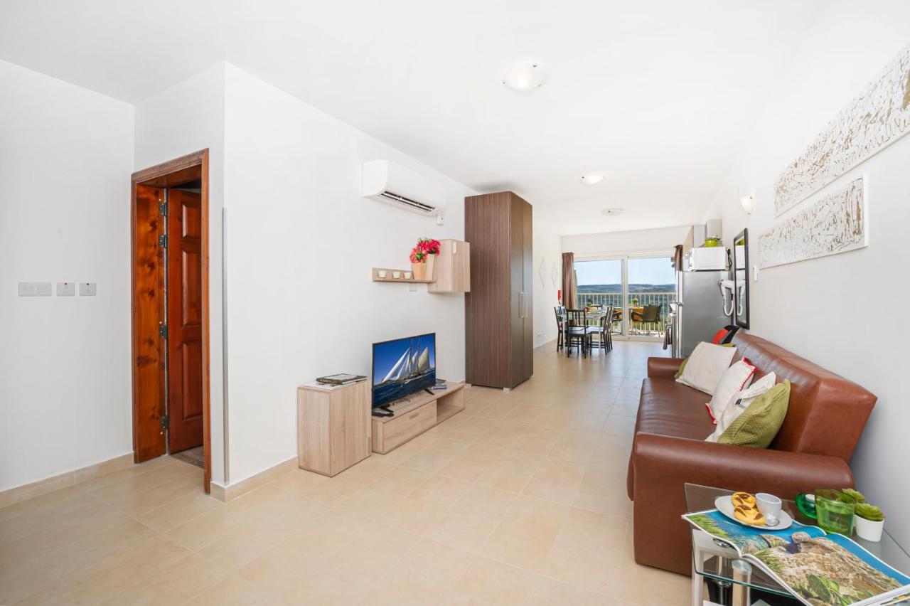 Summer Breeze Apartment With Panoramic Terrace - By Getawaysmalta Mellieħa Esterno foto