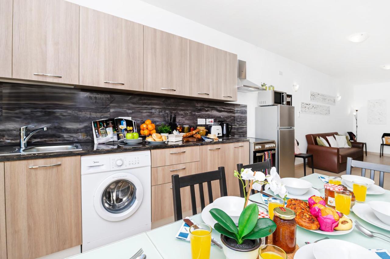 Summer Breeze Apartment With Panoramic Terrace - By Getawaysmalta Mellieħa Esterno foto