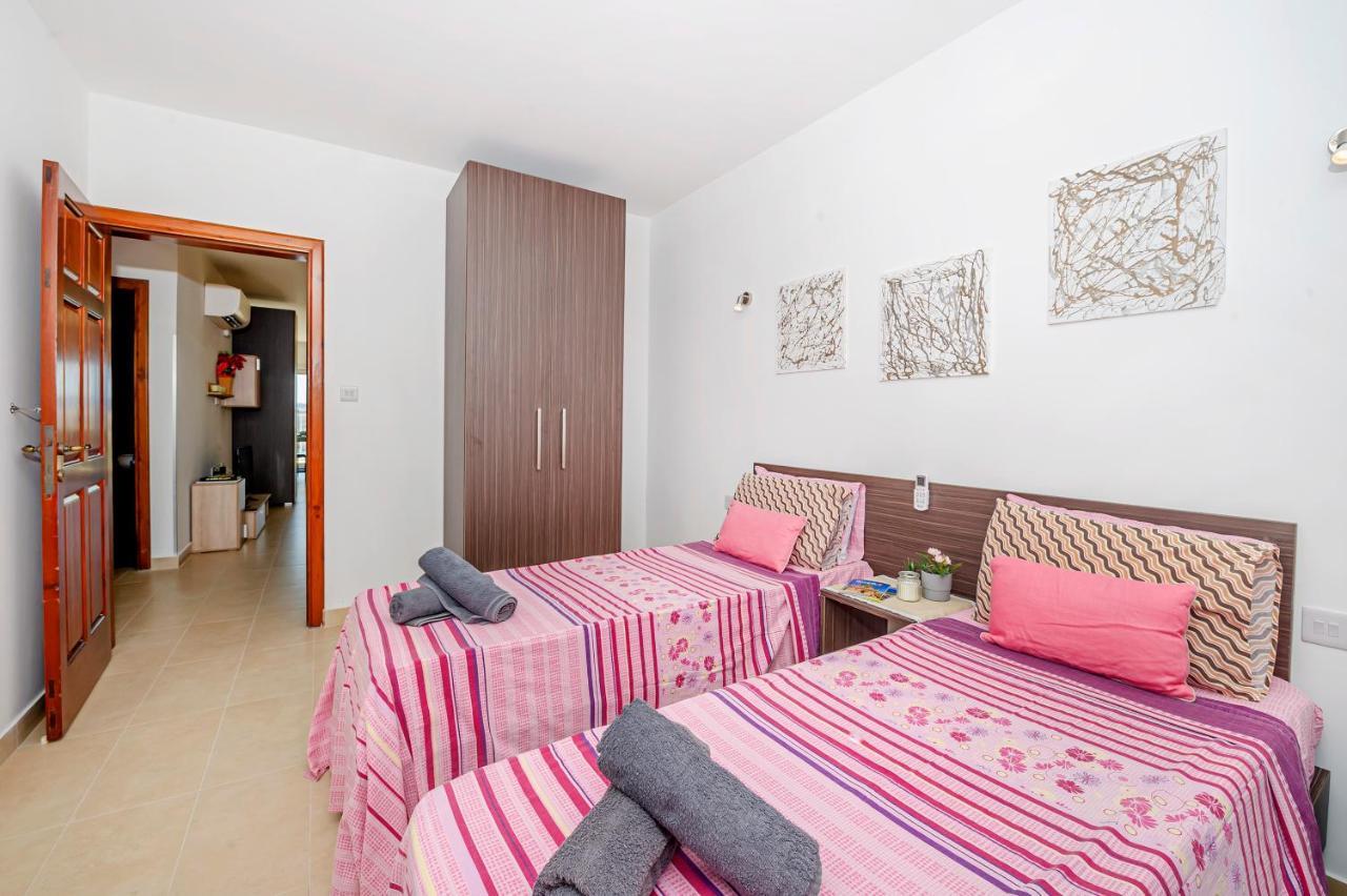 Summer Breeze Apartment With Panoramic Terrace - By Getawaysmalta Mellieħa Esterno foto