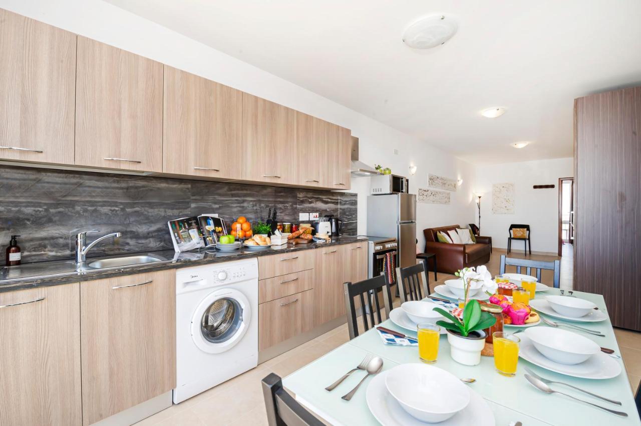 Summer Breeze Apartment With Panoramic Terrace - By Getawaysmalta Mellieħa Esterno foto